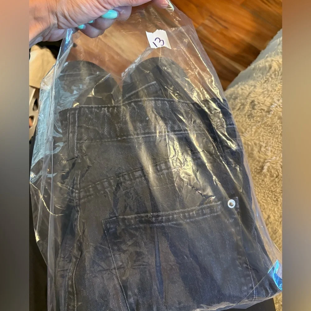 Anthropologie Dark Denim Jean‎ Shorts (13) - Picture 6 of 7